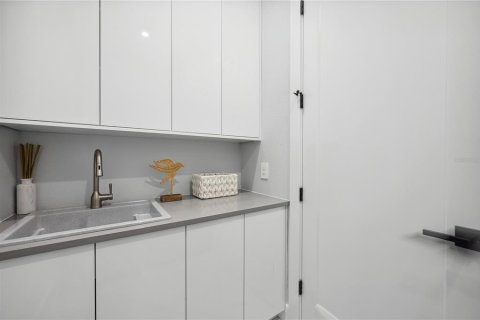Casa en venta en Rotonda, Florida, 4 dormitorios, 265.42 m2 № 1917609 - foto 28