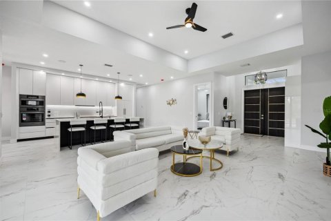 Casa en venta en Rotonda, Florida, 4 dormitorios, 265.42 m2 № 1917609 - foto 2