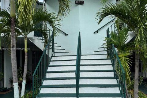 Condo in Miami, Florida, 1 bedroom  № 1946090 - photo 12