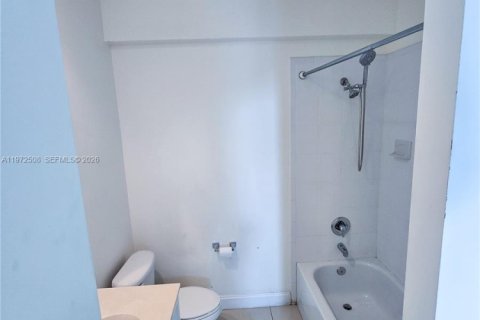 Condominio en alquiler en Riviera Beach, Florida, 3 dormitorios, 130.06 m2 № 2032763 - foto 4