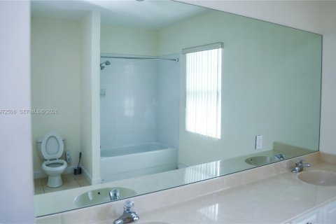 Condominio en alquiler en Riviera Beach, Florida, 3 dormitorios, 130.06 m2 № 2032763 - foto 7