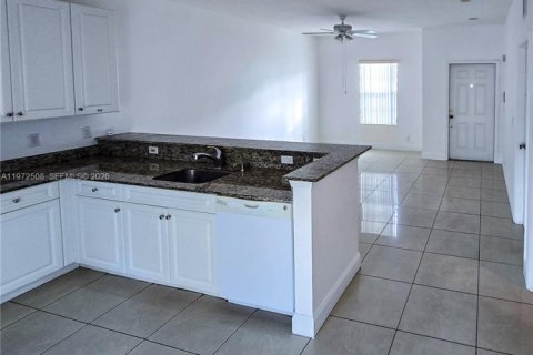 Condominio en alquiler en Riviera Beach, Florida, 3 dormitorios, 130.06 m2 № 2032763 - foto 2