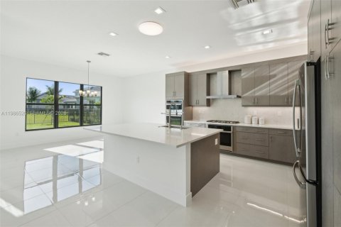 Casa en venta en Palm Beach Gardens, Florida, 5 dormitorios, 344.11 m2 № 2044906 - foto 12