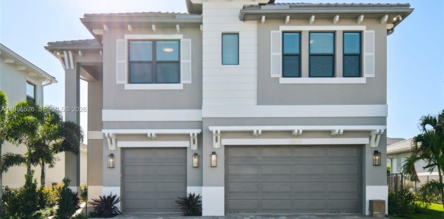 Casa en Palm Beach Gardens, Florida 5 dormitorios, 344.11 m2 № 2044906