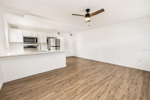 Commercial property in Flagler Beach, Florida 62.8 sq.m. № 2104421 - photo 6