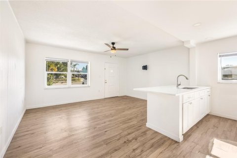 Commercial property in Flagler Beach, Florida 62.8 sq.m. № 2104421 - photo 8