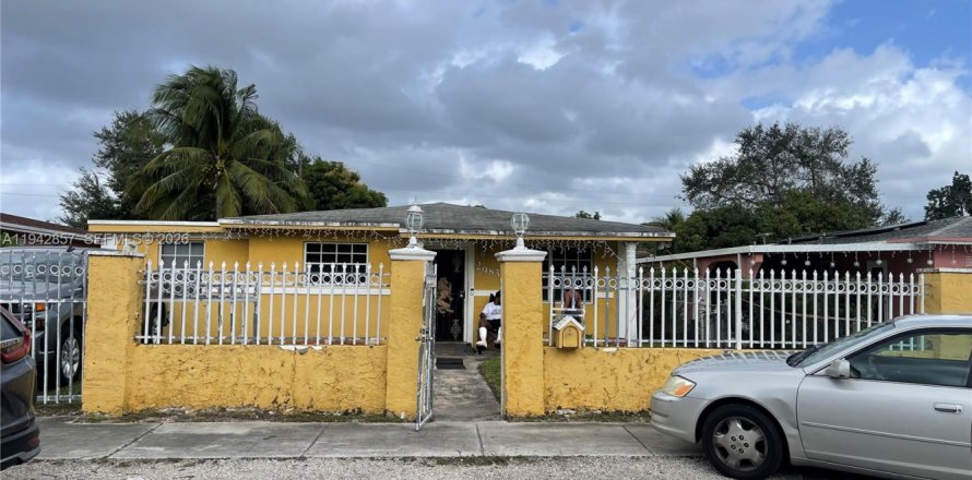 Дом в Майами, Флорида 3 спальни, 168.43м2 № 1999132