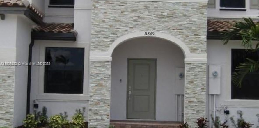 House in Homestead, Florida 3 bedrooms, 129.41 sq.m. № 1865160