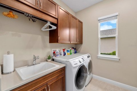 House in Brandon, Florida 4 bedrooms, 315.96 sq.m. № 1837418 - photo 27