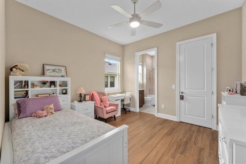 House in Brandon, Florida 4 bedrooms, 315.96 sq.m. № 1837418 - photo 15