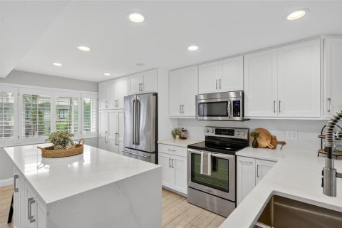 Townhouse in Clearwater, Florida 3 bedrooms, 199.74 sq.m. № 1846903 - photo 26