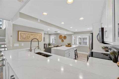 Townhouse in Clearwater, Florida 3 bedrooms, 199.74 sq.m. № 1846903 - photo 30