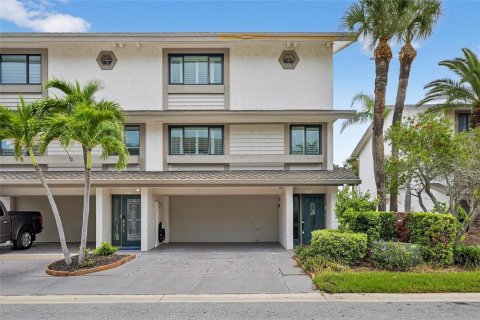 Townhouse in Clearwater, Florida 3 bedrooms, 199.74 sq.m. № 1846903 - photo 1