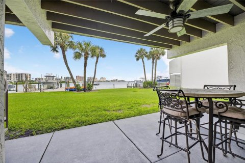 Townhouse in Clearwater, Florida 3 bedrooms, 199.74 sq.m. № 1846903 - photo 12