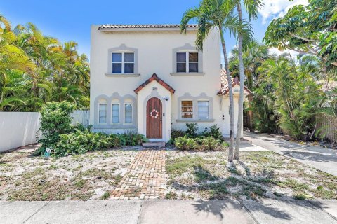 Commercial property in West Palm Beach, Florida 167.97 sq.m. № 2187626 - photo 3