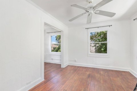 Commercial property in West Palm Beach, Florida 167.97 sq.m. № 2187626 - photo 4