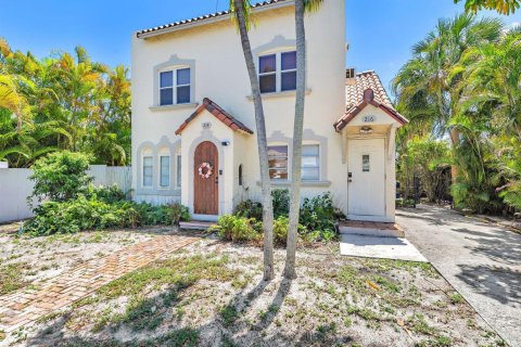 Commercial property in West Palm Beach, Florida 167.97 sq.m. № 2187626 - photo 2