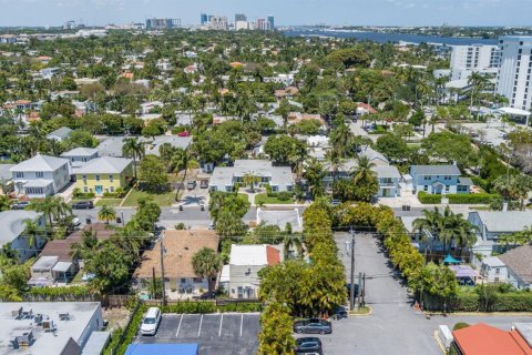 Commercial property in West Palm Beach, Florida 167.97 sq.m. № 2187626 - photo 17