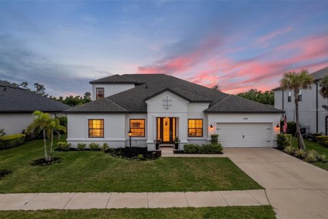 House in Lakewood Ranch, Florida 5 bedrooms, 360.09 sq.m. № 2134798