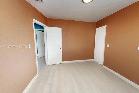 Commercial property in Hollywood, Florida 167.69 sq.m. № 2091391 - photo 23