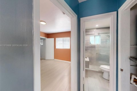 Commercial property in Hollywood, Florida 167.69 sq.m. № 2091391 - photo 21