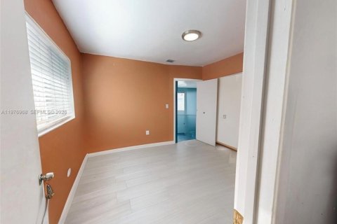 Commercial property in Hollywood, Florida 167.69 sq.m. № 2091391 - photo 24