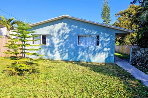 Commercial property in Hollywood, Florida 167.69 sq.m. № 2091391 - photo 2
