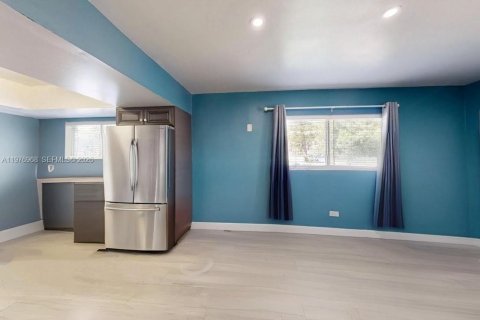 Commercial property in Hollywood, Florida 167.69 sq.m. № 2091391 - photo 14