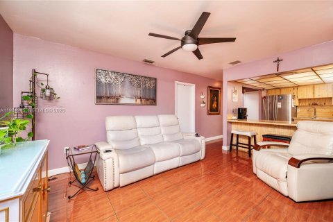 Immobilier commercial à vendre à Miami, Floride № 2051864 - photo 30