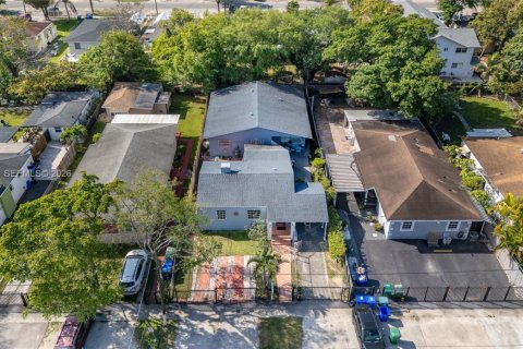 Immobilier commercial à vendre à Miami, Floride № 2051864 - photo 3