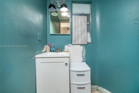 Immobilier commercial à vendre à Miami, Floride № 2051864 - photo 11