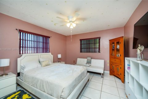 Immobilier commercial à vendre à Miami, Floride № 2051864 - photo 23