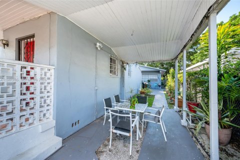 Immobilier commercial à vendre à Miami, Floride № 2051864 - photo 7