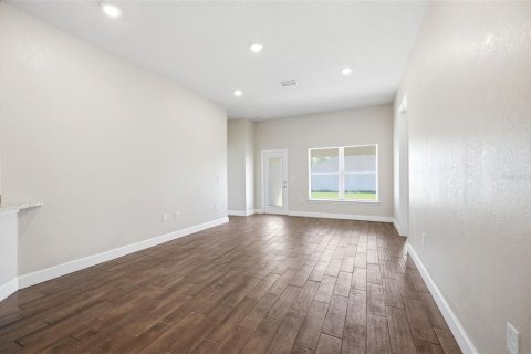House in Spring Hill, Florida 4 bedrooms, 167.6 sq.m. № 2222445 - photo 14