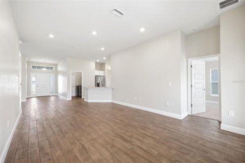House in Spring Hill, Florida 4 bedrooms, 167.6 sq.m. № 2222445 - photo 15