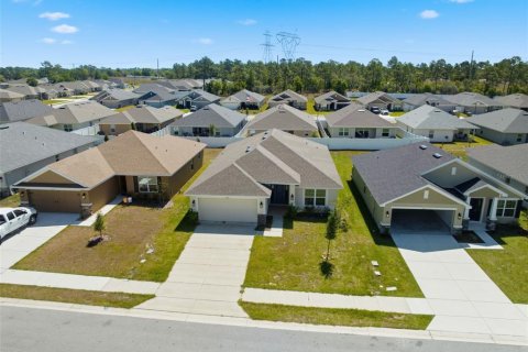 House in Spring Hill, Florida 4 bedrooms, 167.6 sq.m. № 2222445 - photo 30