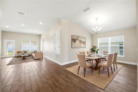 House in Spring Hill, Florida 4 bedrooms, 167.6 sq.m. № 2222445 - photo 8