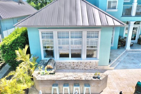 House in Apollo Beach, Florida 5 bedrooms, 371.61 sq.m. № 2092519 - photo 8
