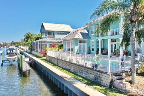 House in Apollo Beach, Florida 5 bedrooms, 371.61 sq.m. № 2092519 - photo 9