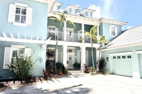 House in Apollo Beach, Florida 5 bedrooms, 371.61 sq.m. № 2092519 - photo 4