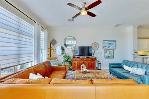 House in Apollo Beach, Florida 5 bedrooms, 371.61 sq.m. № 2092519 - photo 21