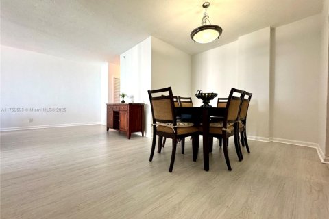 Condominio en venta en Hollywood, Florida, 2 dormitorios, 116.22 m2 № 1982480 - foto 6