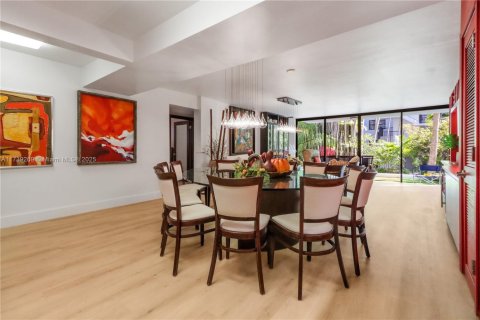 Condo in Key Biscayne, Florida, 3 bedrooms  № 1762688 - photo 9