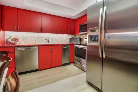 Condo in Key Biscayne, Florida, 3 bedrooms  № 1762688 - photo 10