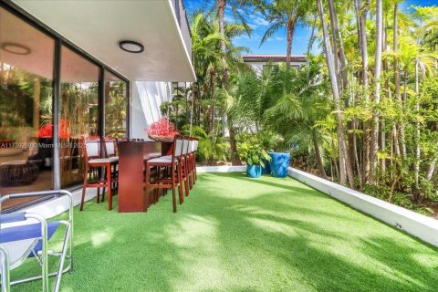 Condo in Key Biscayne, Florida, 3 bedrooms  № 1762688 - photo 21