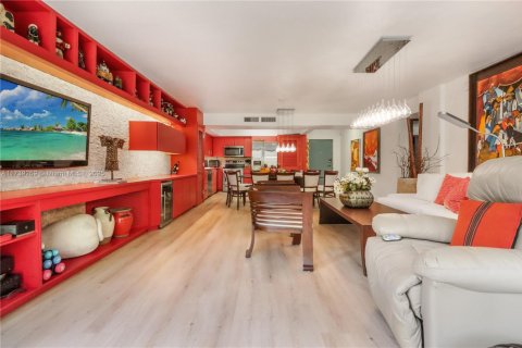 Condo in Key Biscayne, Florida, 3 bedrooms  № 1762688 - photo 6