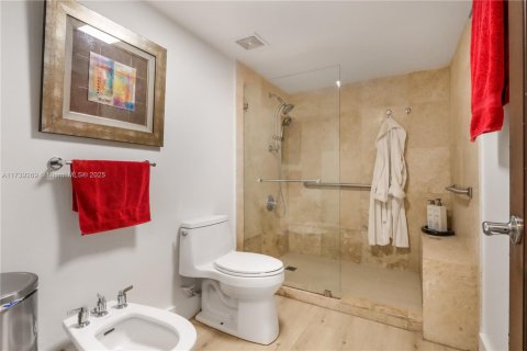 Condo in Key Biscayne, Florida, 3 bedrooms  № 1762688 - photo 14