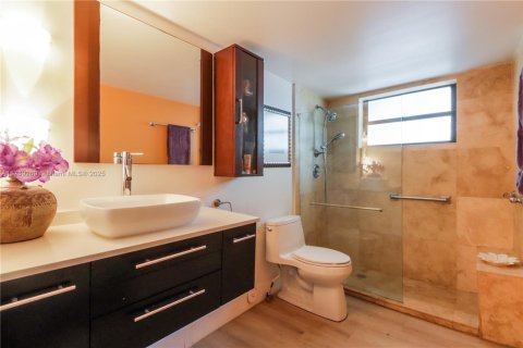 Condo in Key Biscayne, Florida, 3 bedrooms  № 1762688 - photo 19