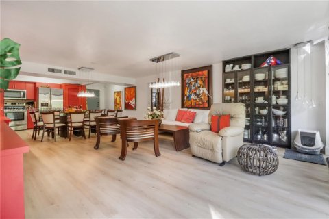 Condo in Key Biscayne, Florida, 3 bedrooms  № 1762688 - photo 5