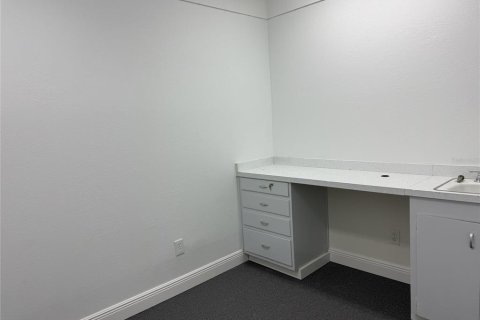 Commercial property in Clearwater, Florida 129.41 sq.m. № 2215123 - photo 5